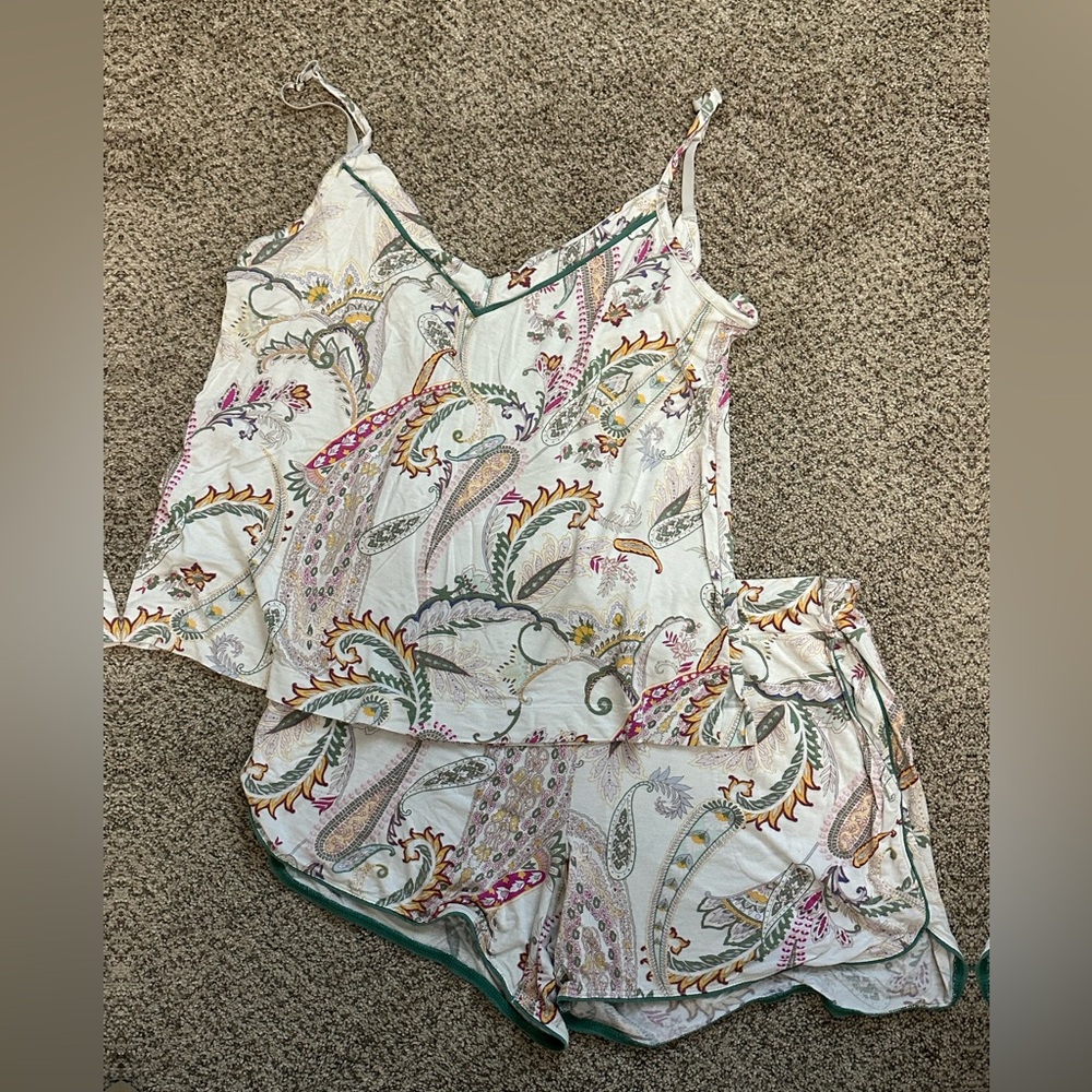 END OF SUMMER PRICE DROP!!  Soma Paisley Pajama Set - Medium